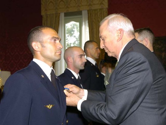 Marco Rebeggiani riceve l'Air Medal