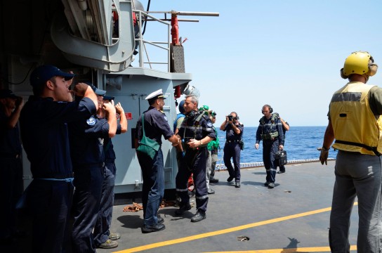 Andrea Ventura, comandante di Nave Scirocco, ospita il Capo della Forza Navale Europea
